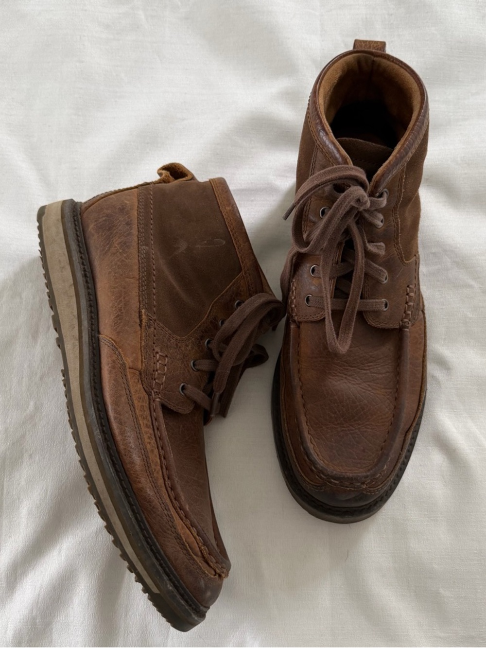 Mens Ariat casual lace up boots size 11.5